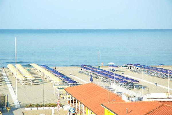Hotel Regina Lido di Camaiore Exterior photo