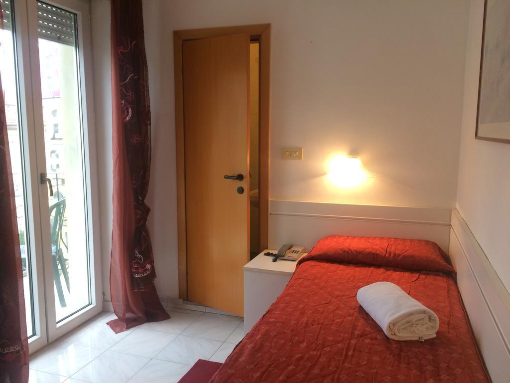 Hotel Regina Lido di Camaiore Exterior photo